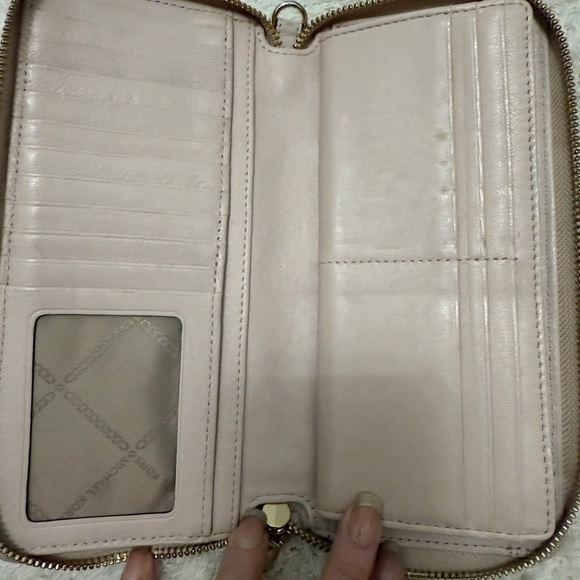 Michael Kors Tan Quilted Wallet - Picture 8 of 14